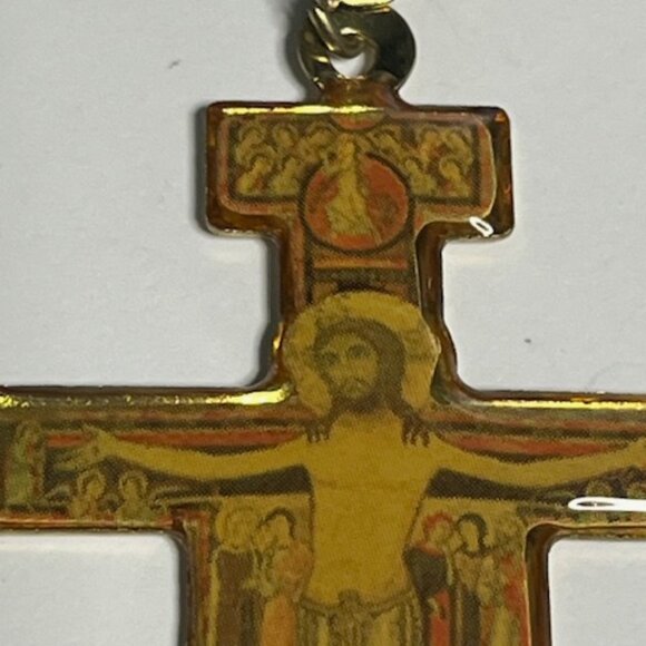 VTG Crucifix Religious Jesus on Cross Pendant Necklace w/19.5" Gold Tone Chain - Picture 6 of 13